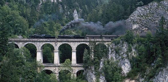 أفضل الرحلات الشتوية بالقطار في أوروبا أفضل الرحلات الشتوية بالقطار في أوروبا