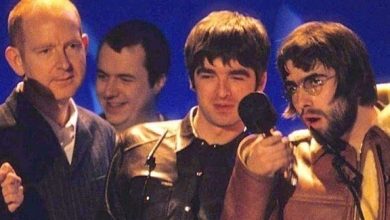 موضة التسعينات تعود من جديد موضة التسعينات تعود من جديد