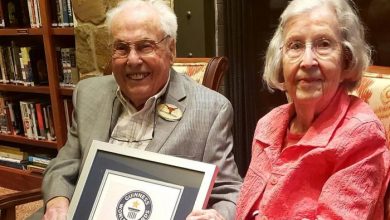 أكبر زوجين على قيد الحياة في العالم.. 80 عاما تروي قصة حب جون وشارلوت أكبر زوجين على قيد الحياة في العالم.. 80 عاما تروي قصة حب جون وشارلوت