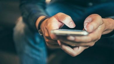 الهواتف المحمولة تسبب إصابات في الرأس والعنق والوجه بشكل متزايد الهواتف المحمولة تسبب إصابات في الرأس والعنق والوجه بشكل متزايد