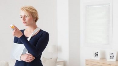 عروس تمنع شقيقتها من حضور زفافها بسبب كسر ذراعها عروس تمنع شقيقتها من حضور زفافها بسبب كسر ذراعها