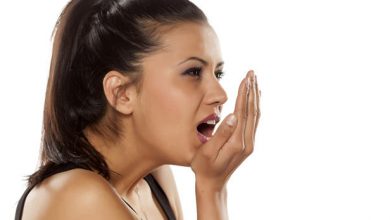 رائحة الفم الكريهة مؤشر للإصابة بهذا المرض المعوي رائحة الفم الكريهة مؤشر للإصابة بهذا المرض المعوي