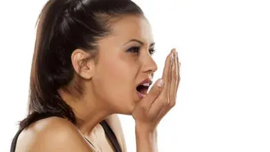 رائحة الفم الكريهة مؤشر للإصابة بهذا المرض المعوي رائحة الفم الكريهة مؤشر للإصابة بهذا المرض المعوي