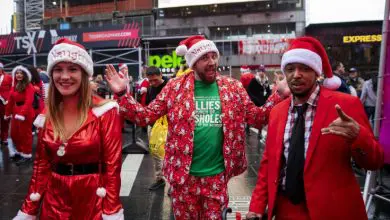 سانتا كلوز يحتفل بالتجمع السنوي في نيويورك سانتا كلوز يحتفل بالتجمع السنوي في نيويورك