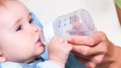 علاجات منزلية للإمساك لدى الرضع حسب العُمر علاجات منزلية للإمساك لدى الرضع حسب العُمر