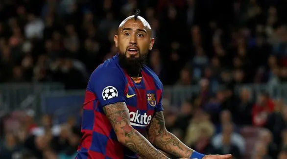 فيدال يقدم شكوى ضد برشلونة أرتورو فيدال