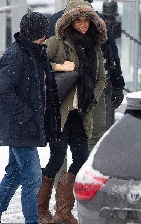 ميغان في أول ظهور بعد مغادرة العائلة الملكية ميغان في أول ظهور بعد مغادرة العائلة الملكية