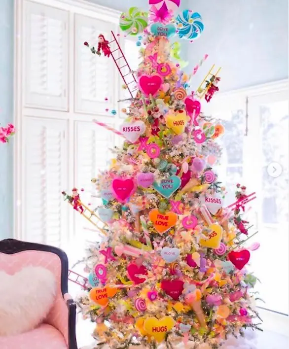 أشجار الفالنتاين موجة جديدة هذا العام أشجار الفالنتاين موجة جديدة هذا العام