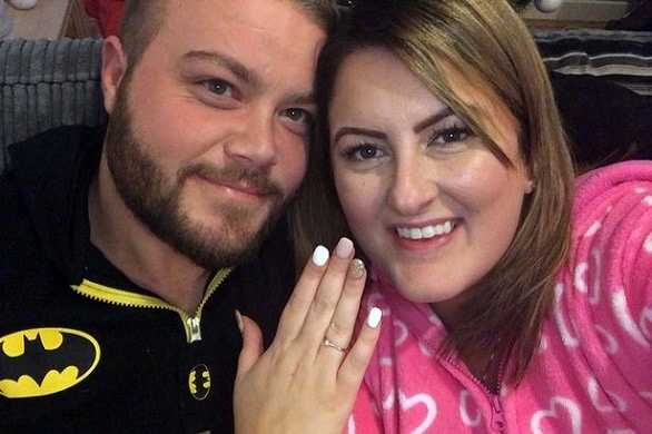 يتزوجان بعد تعارفهما بالصدفة على واتساب يتزوجان بعد تعارفهما بالصدفة على واتساب