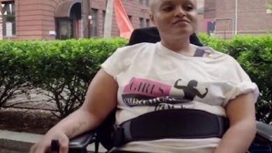 تؤسس شركة أزياء للمعاقين بعد إصابتها بالشلل أسست كيشا شركة لأزياء المعاقين رغم إصابتها بالشلل