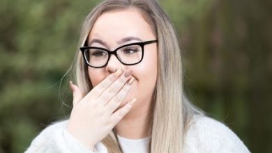 تفقد الوعي كلما ضحكت بسبب حالة نادرة بيلي هودجسون