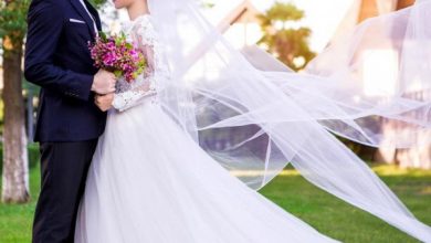 ترتدي باروكة في زفافها بعدما أفسدت المصففة تسريحتها ترتدي باروكة في زفافها بعدما أفسدت المصففة تسريحتها