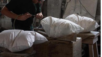 مخدة من الرخام: نحات نرويجي يصمم وسادة لا يمكن النوم عليها! مخدة من الرخام: نحات نرويجي يصمم وسادة لا يمكن النوم عليها!