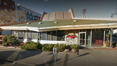 مطعم أمريكي يغرّم الزبائن المتطفلين مقابل أسئلتهم الغبية مطعم أمريكي يغرّم الزبائن المتطفلين مقابل أسئلتهم الغبية