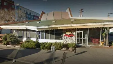 مطعم أمريكي يغرّم الزبائن المتطفلين مقابل أسئلتهم الغبية مطعم أمريكي يغرّم الزبائن المتطفلين مقابل أسئلتهم الغبية