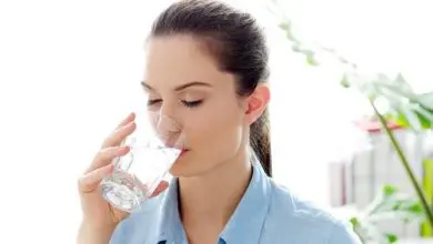 هل شرب الماء على معدة فارغة يقلل الوزن ؟ إليكم الإجابة هل شرب الماء على معدة فارغة يقلل الوزن ؟ إليكم الإجابة