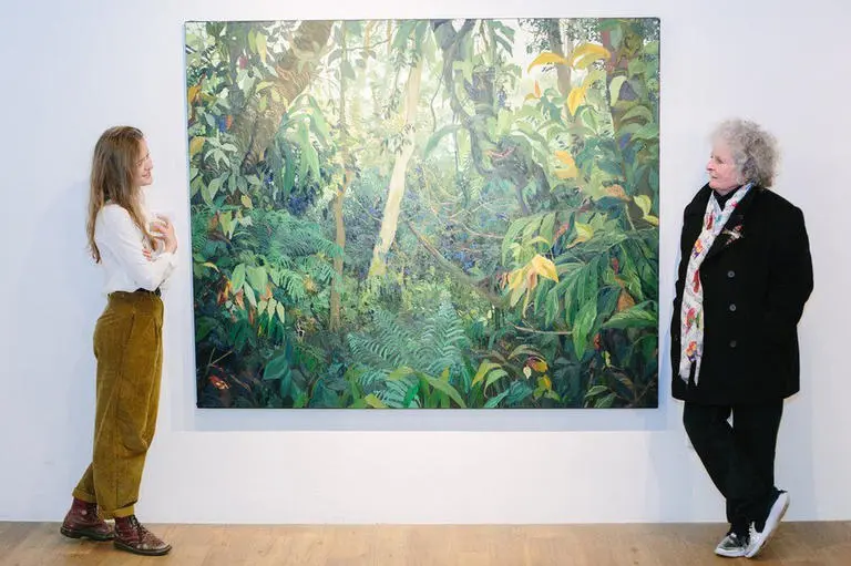 رسامة بريطانية تحمي الغابات من تغيرات المناخ بالريشة والألوان رسامة بريطانية تحمي الغابات من تغيرات المناخ بالريشة والألوان