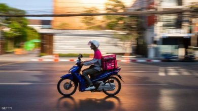 عامل توصيل بيتزا مصاب بكورونا يجبر 72 أسرة على الحجر الصحي عامل توصيل بيتزا مصاب بكورونا يجبر 72 أسرة على الحجر الصحي