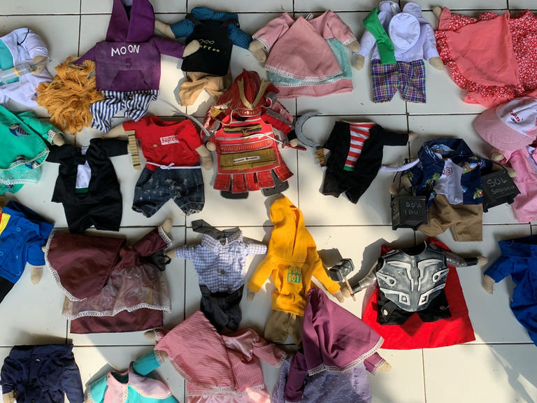 أزياء للقطط: من الحجاب إلى زي الأبطال الخارقين! أزياء للقطط: من الحجاب إلى زي الأبطال الخارقين!