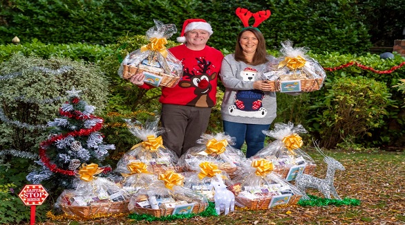 بريطانيا: زوجان يخفون فوزهم باليانصيب الكبير لسنوات ويكشفون سرهما للعائلة والأصدقاء بريطانيا: زوجان يخفون فوزهم باليانصيب الكبير لسنوات ويكشفون سرهما للعائلة والأصدقاء