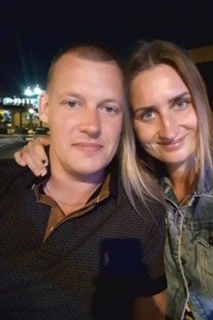 عروس تعاني من حالة نادرة تجعلها تشعر بالغرق تؤجل زفافها بانتظار العلاج عروس تعاني من حالة نادرة تجعلها تشعر بالغرق تؤجل زفافها بانتظار العلاج