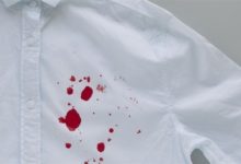 طريقة سهلة لإزالة بقع الدماء من الملابس طريقة سهلة لإزالة بقع الدماء من الملابس