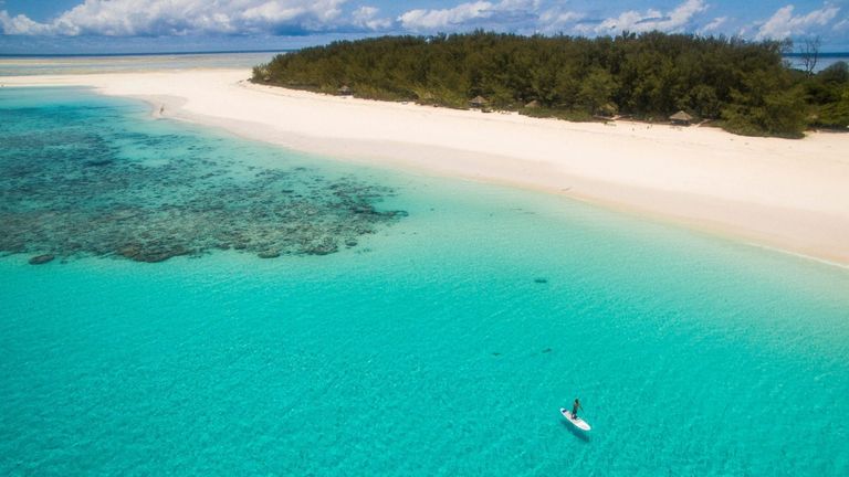 أجمل شواطئ أفريقيا.. مياه شفافة وأجواء دافئة في قلب الشتاء أجمل شواطئ أفريقيا.. مياه شفافة وأجواء دافئة في قلب الشتاء
