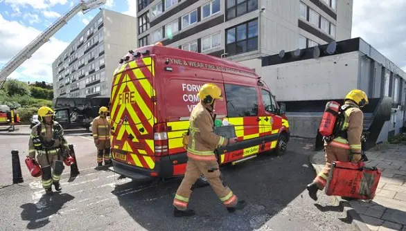 تحذير من شحن الهاتف على السرير بعدما تسبب في إحراق منزل بالكامل تحذير من شحن الهاتف على السرير بعدما تسبب في إحراق منزل بالكامل