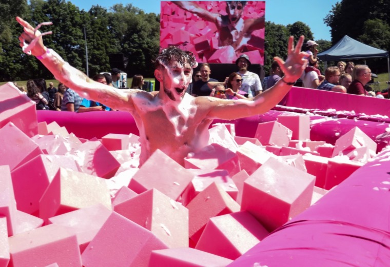 العاصمة الليتوانية تقيم مهرجاناً لـ"الحساء الوردي"