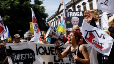 احتجاجات حاشدة في جزر الكناري: مطالب بتقليل السياحة المكثفة احتجاجات حاشدة في جزر الكناري: مطالب بتقليل السياحة المكثفة