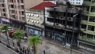 مأساة في البرازيل: حريق هائل يخلف عدداً من القتلى والجرحى في فندق مأوى للمشردين البرازيل
