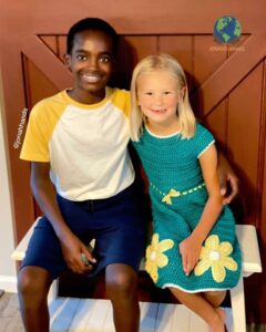 جونا لارسون يحول شغفه بالكروشيه إلى نجاح تجاري ملهم جونا لارسون يحول شغفه بالكروشيه إلى نجاح تجاري ملهم