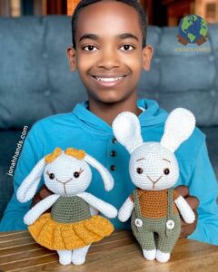 جونا لارسون يحول شغفه بالكروشيه إلى نجاح تجاري ملهم جونا لارسون يحول شغفه بالكروشيه إلى نجاح تجاري ملهم