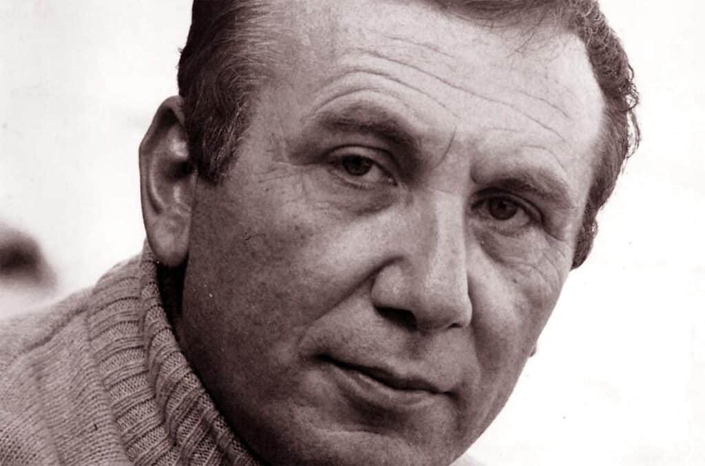 اقتباسات وأقوال نزار قباني: شاعر الحب اقتباسات وأقوال نزار قباني: شاعر الحب